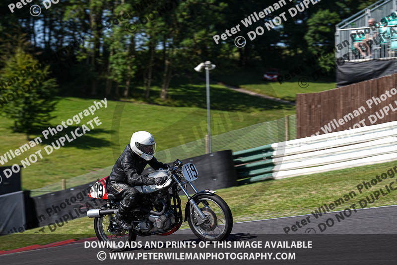 Vintage motorcycle club;eventdigitalimages;mallory park;mallory park trackday photographs;no limits trackdays;peter wileman photography;trackday digital images;trackday photos;vmcc festival 1000 bikes photographs